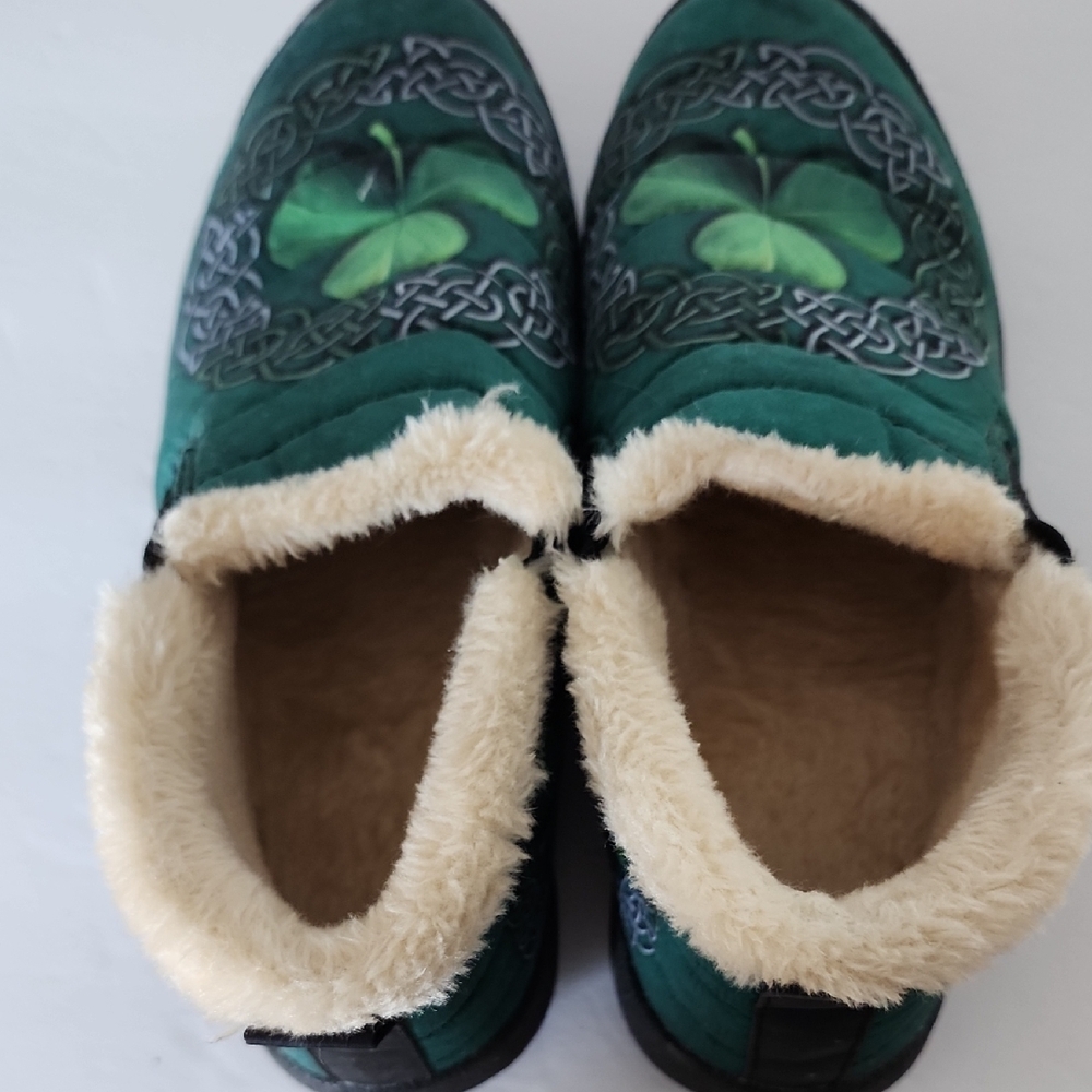 Cozy Green and Cream Embroidered Shoes
